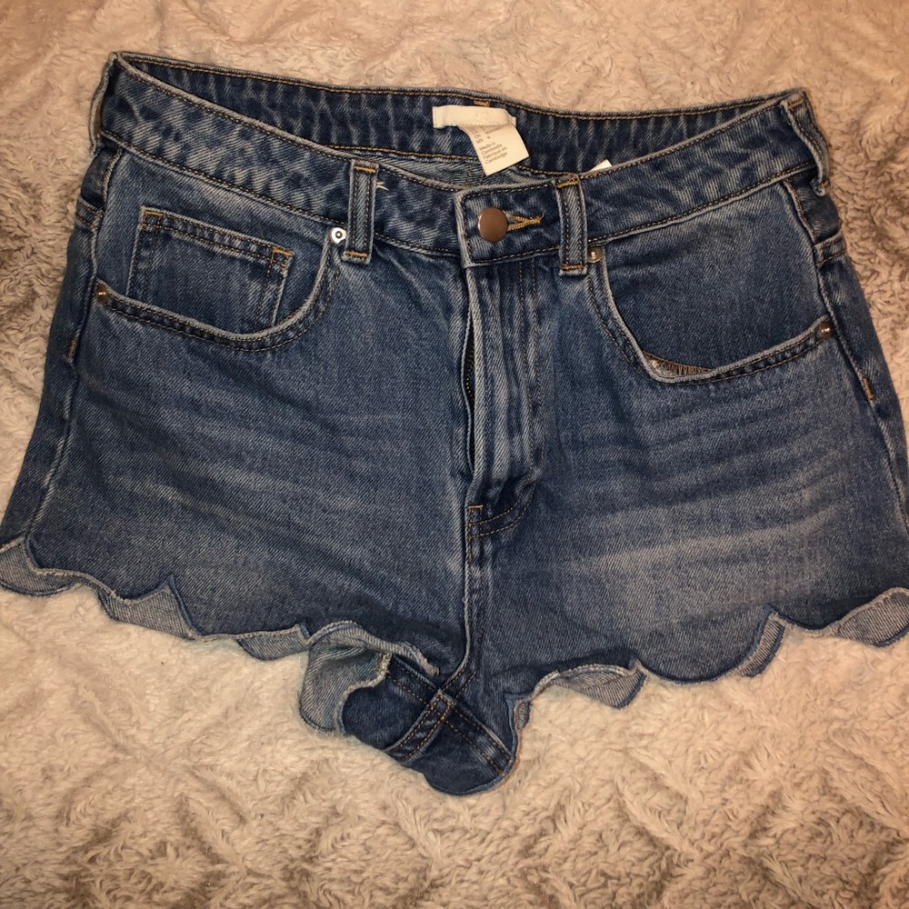 Mom fit ruffled jean shorts